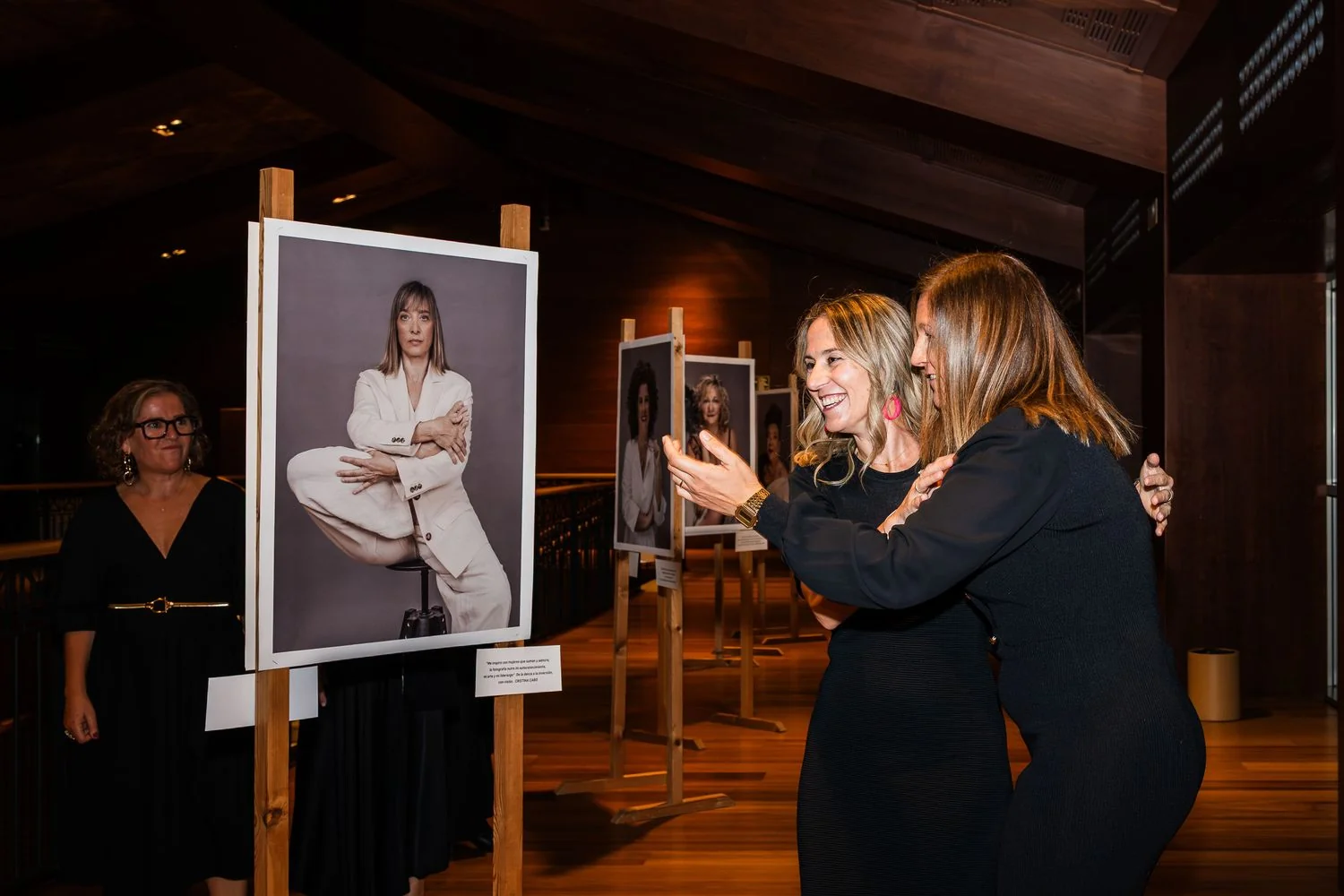 Exposición artística con fotografías de la primera edición