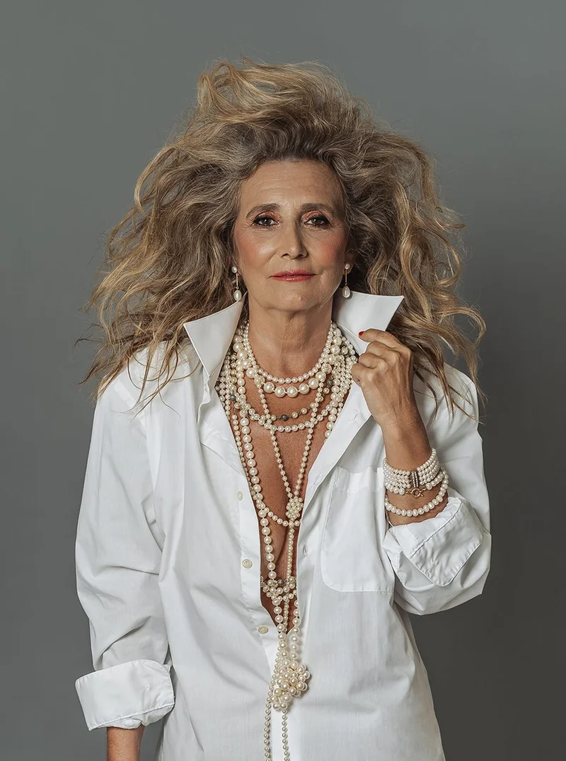 Retrato artístico de una mujer de la primera edición